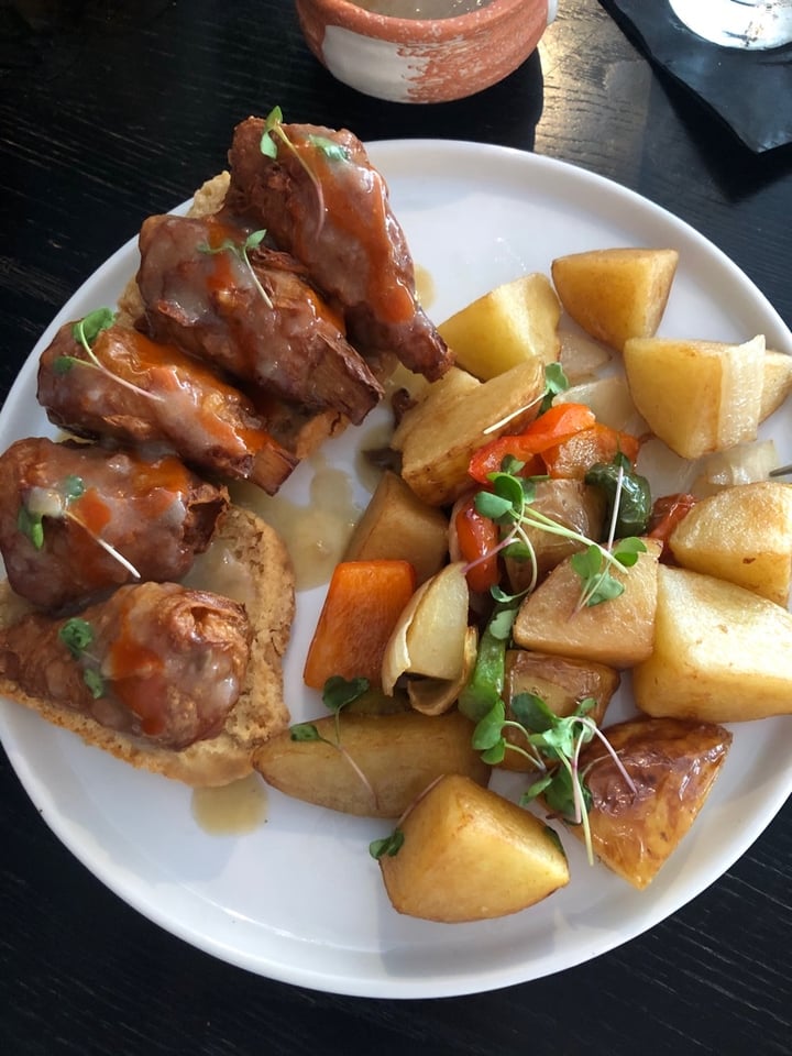 photo of Salt and Pepper Cafe Vegan Fried Chicken & Biscuits shared by @lyndiebrady23 on  22 Jan 2020 - review