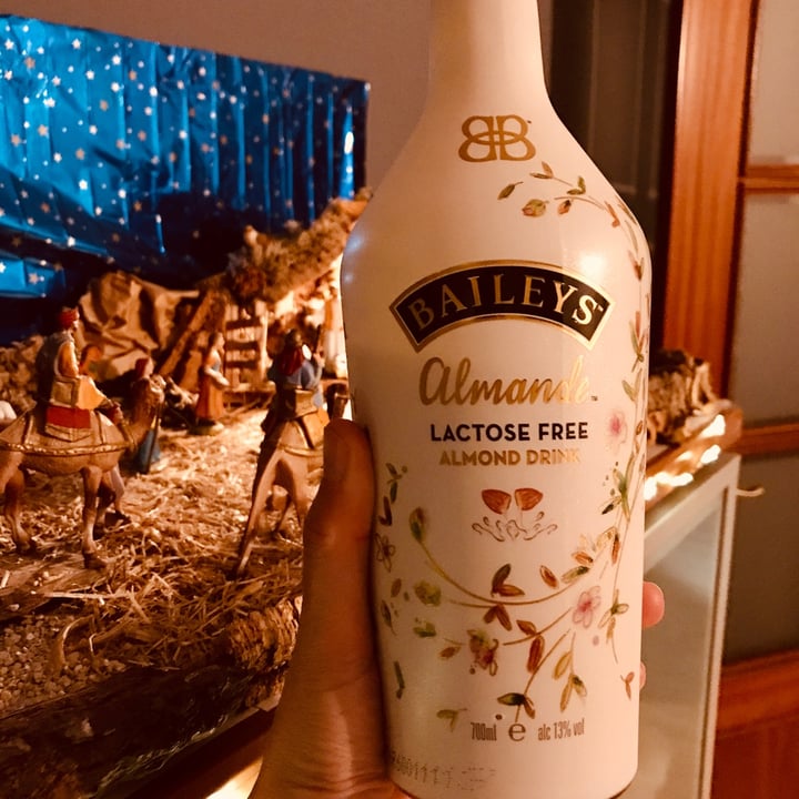 review photo of Baileys Bailys Almendra shared by @noecasast on 05 Jan 2022 - review