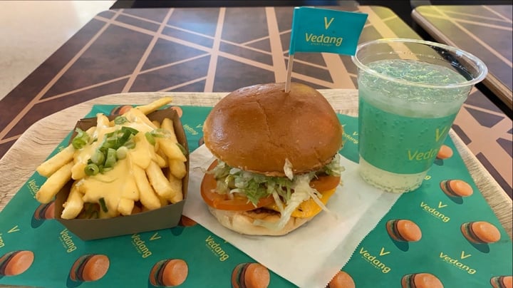 photo of Vedang - plant burger (Alexa) Beyond Meat Burger shared by @jaitapm on  14 Mar 2020 - review