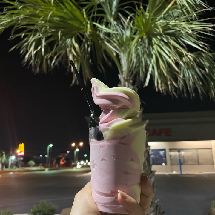 review photo of Hawaiian Bros Island Grill Dole Whip Tropical and Strawberry Mixed Swirl shared by @vivalaviolet on 18 Jul 2022 - review