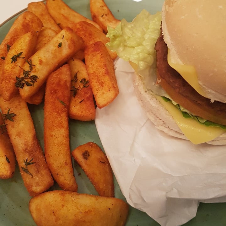 review photo of Kalifornia Kitchen Vegan Hamburger shared by @kons on 01 Jun 2020 - review