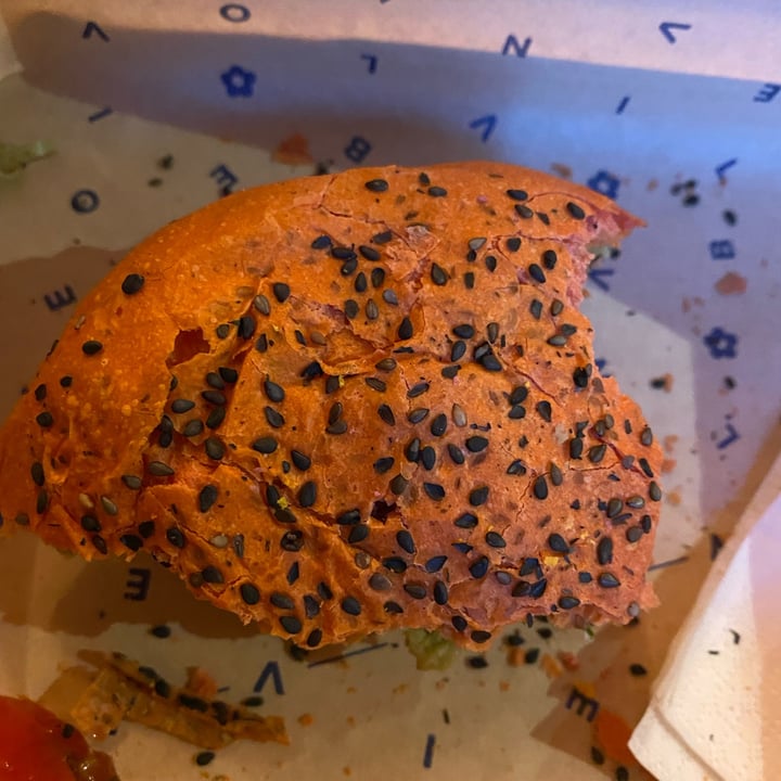 photo of Flower Burger Coccinella burger shared by @turbolenta on  19 Jul 2022 - review