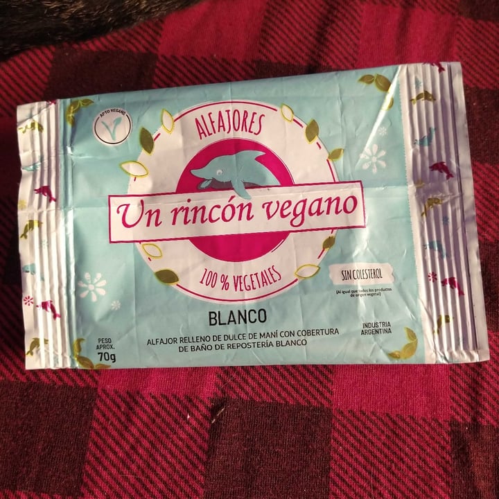 photo of Un Rincón Vegano Alfajor Chocolate Blanco shared by @mateovegano on  15 Apr 2021 - review
