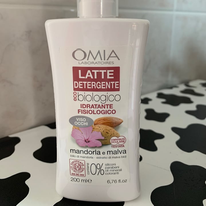 review photo of Omia Laboratoires Latte detergente alla mandorla e malva shared by @aliceolivarivegan on 13 Jun 2021 - review