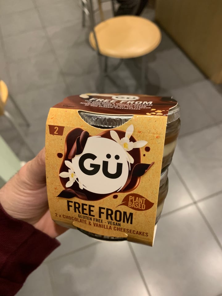 photo of Gü Free From chocolate and vanilla cheesecakes shared by @plantboi on  10 May 2022 - review