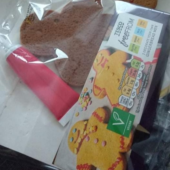 photo of Tesco Free From Decorative gingerbread men shared by @spookypia on  23 Apr 2022 - review