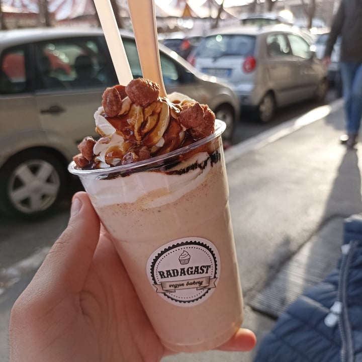 photo of Radagast Vegan Bakery Milkshake Arachidi e Caramello shared by @vegetalgiampo on  16 Mar 2022 - review