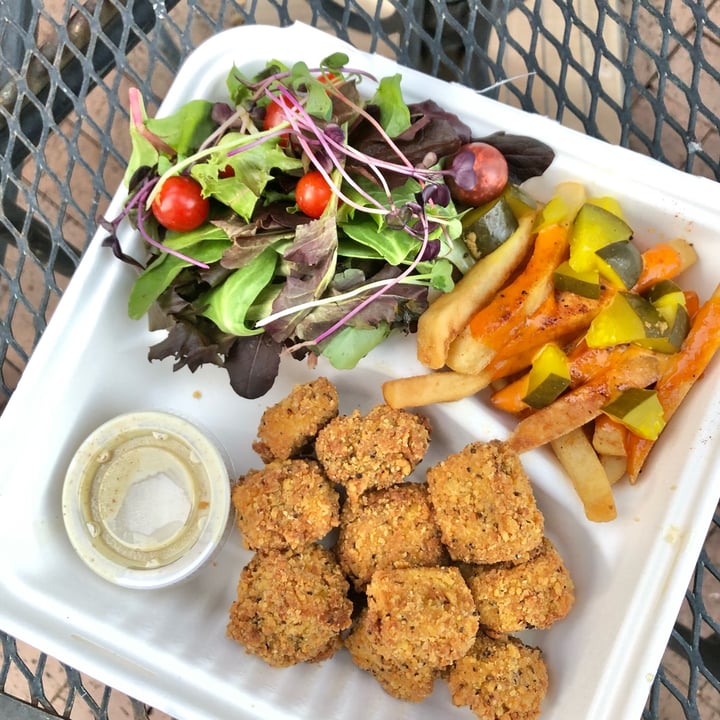 review photo of Juju's Vegan Cajun and Creole Cuisine Chx Fried Tofu shared by @nrippe1 on 12 Aug 2022 - review