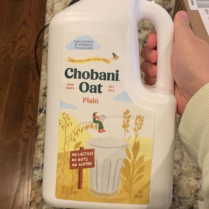 photo of Chobani Oat Oat Milk shared by @angelicafanara on  12 Mar 2022 - review