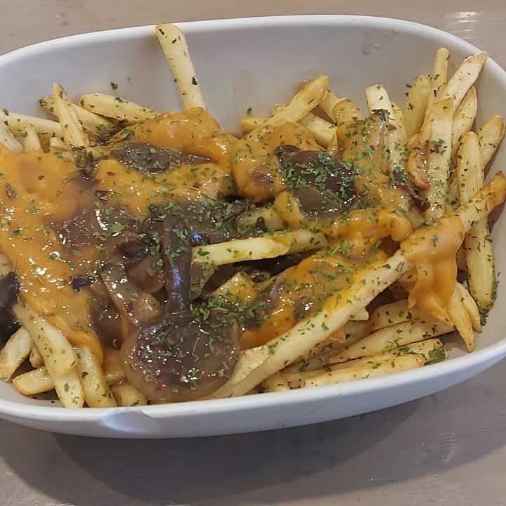 photo of Parka Food Co. Poutine shared by @svraphael88 on  14 May 2022 - review