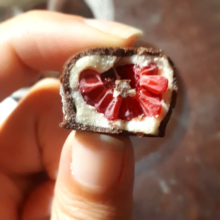 review photo of Natural pandra Frambuesas Frescas Bañadas en Chocolate Blanco y Chocolate con Leche (de coco) shared by @yamten on 27 Jun 2021 - review