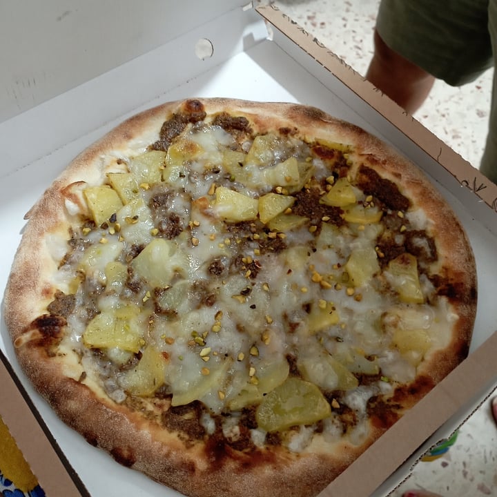 photo of N pezzu ri pizza Pizza Pistacchio Vegano shared by @chiaraclaire on  25 Aug 2022 - review