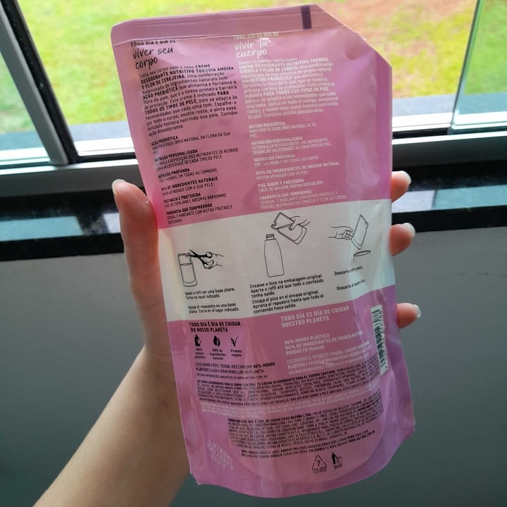review photo of Natura Crema Para El Cuerpo Ciruela Y Flor De Cerezo shared by @alanacrestani on 29 Jan 2022 - review