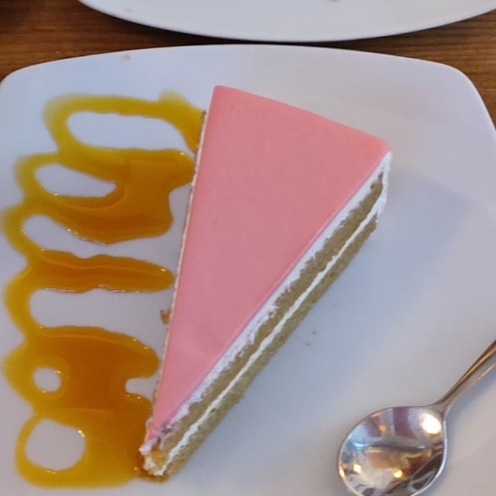review photo of Freedom Cakes CAKE Pantera Rosa shared by @maryveganaperdy on 10 Mar 2021 - review
