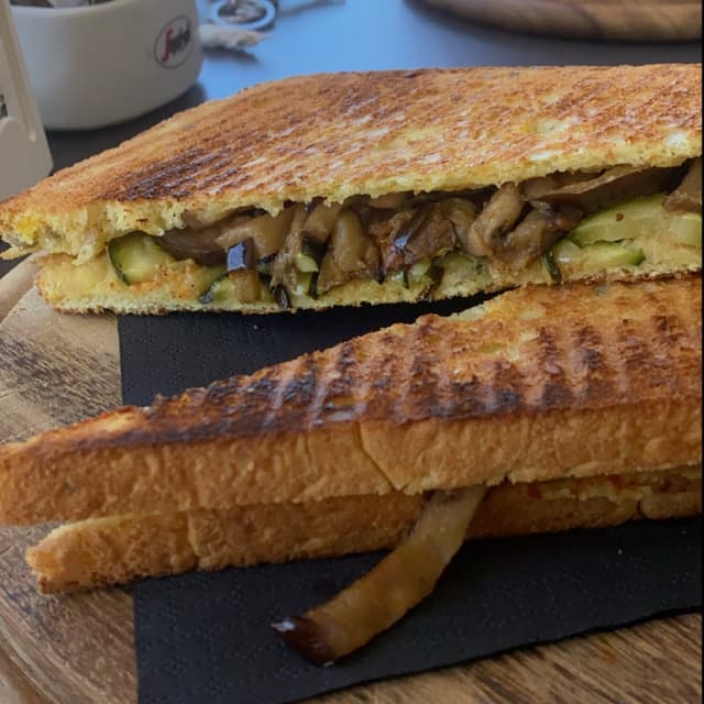 Photo of the dish “Panino Con Hummus E Verdure”
