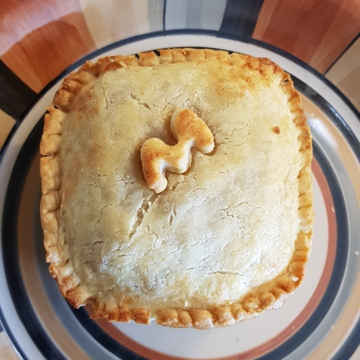 review photo of Vegan Street Food ZA Mac n Cheese Pies shared by @isha26 on 05 Jun 2020 - review