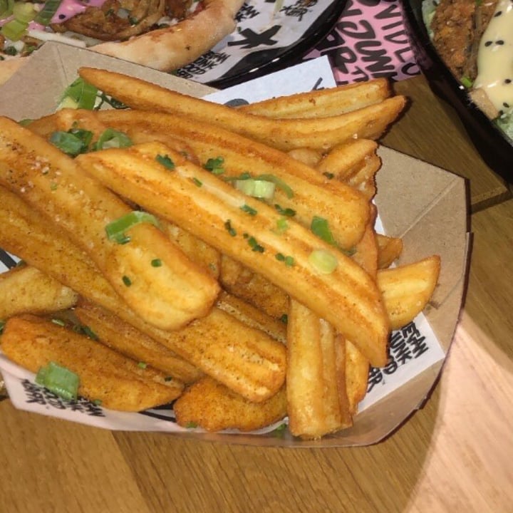 photo of Vegan Junk Food Bar Spicy XL Fries shared by @3chary3 on  14 Aug 2021 - review