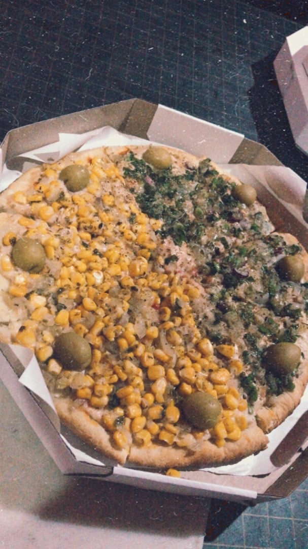 photo of Pizza Who? Empanadas and Pizzas Premium Pizza Y Empanadas De Quesofu shared by @elibracamonte on  23 Nov 2019 - review
