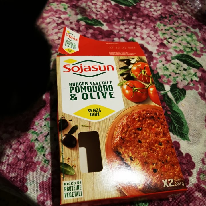 photo of Sojasun Burger Vegetale Pomodoro & Olive shared by @valentinacanepa on  30 Oct 2021 - review