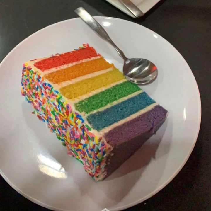 photo of Kale My Name Pie, Pie My Darling Rainbow Cake shared by @convicti0n on  08 Nov 2021 - review