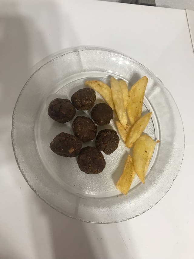 Photo of the dish “Falafel Con Papás Fritas”