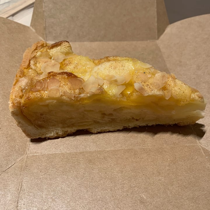 photo of Starbucks Apple pie shared by @lamaryvegana on  18 Apr 2022 - review