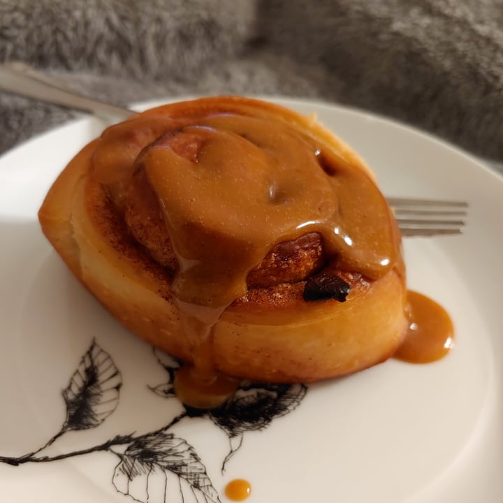 photo of Littleburg Pop-up Pear Cinnamon Roll shared by @tenfeethigh on  08 Nov 2020 - review