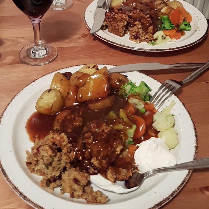 review photo of Artisan Grains Cashew And Cranberry Gluten Free Nut Roast shared by @ellathegale on 21 Jun 2020 - review