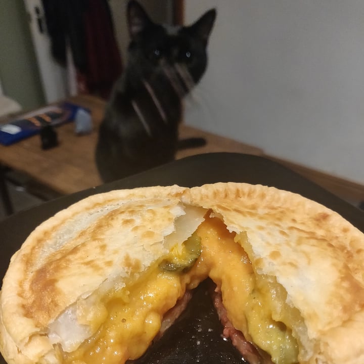 photo of Young Vegans Pie Shop Cheeseburger pie shared by @pointsofellie on  14 Mar 2021 - review
