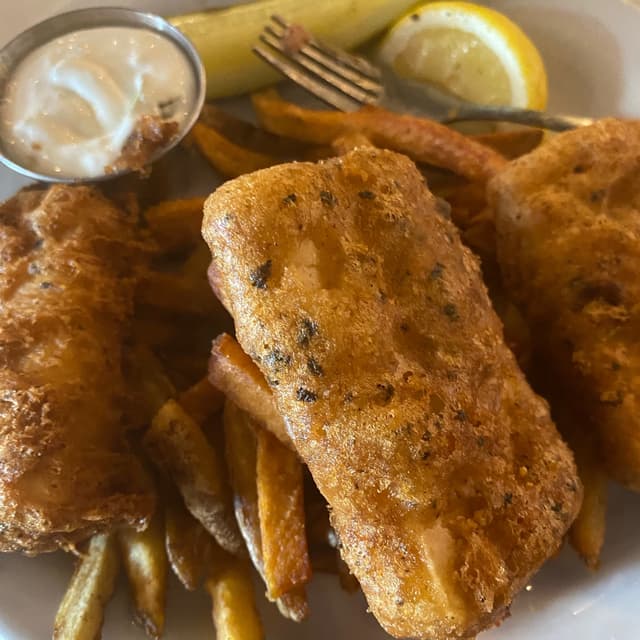 「Fish and Chips」の料理の写真