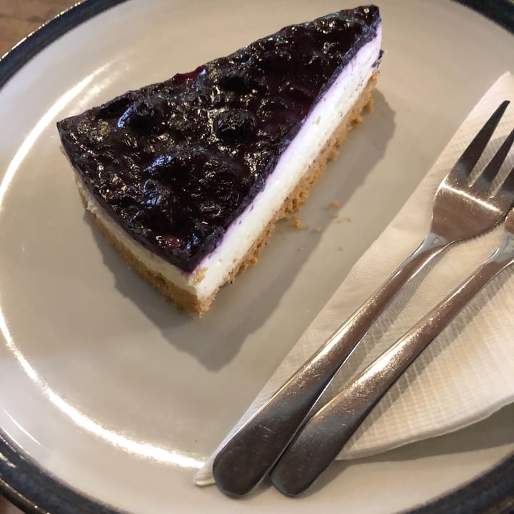 photo of Manggis in Canggu Blueberry cheesecake shared by @marieheidi on  04 Sep 2021 - review