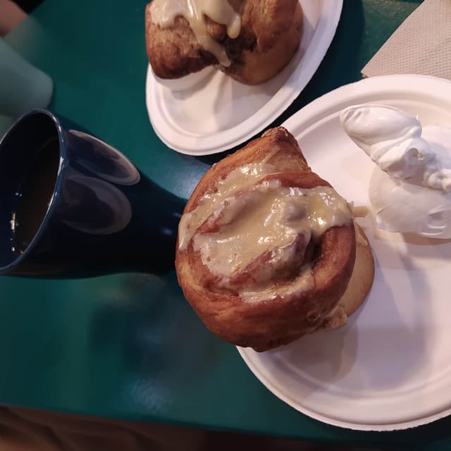 Photo of the dish “Cinnamon Rolls Con Panna Veg”