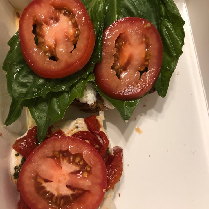 photo of The Kind Bean Tomato Basil Toast shared by @mickanical on  27 Sep 2021 - review
