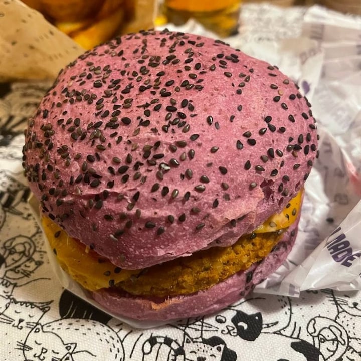 photo of Flower Burger Cherry bomb shared by @tipsyballoons on  02 Aug 2022 - review