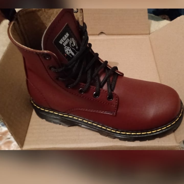 photo of Vegan Boots México Botas Imitación Piel 7 ojillos shared by @sandradz on  17 Feb 2021 - review