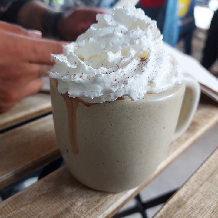 photo of Café Vegetal Chocolate caliente dulce shared by @rebecalozano on  30 Aug 2022 - review