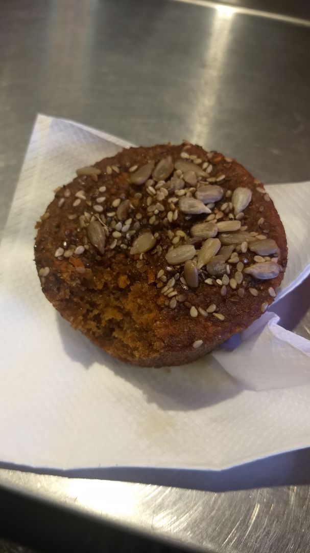review photo of JU Vegano Muffin carrot cake shared by @latanazang on 03 Aug 2019 - review