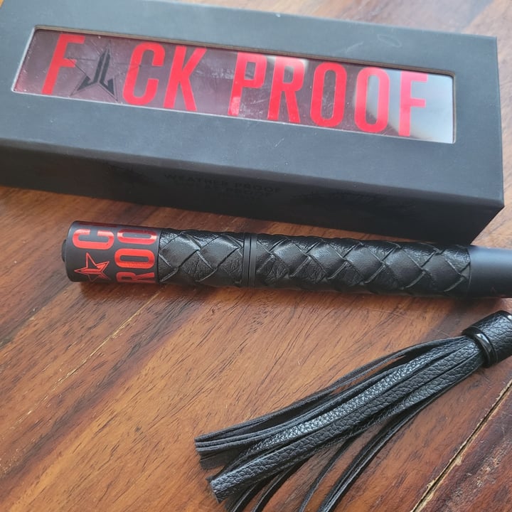 review photo of Jeffree Star Cosmetics Jeffree Star Cosmetics F*ck Proof Mascara shared by @sphingidae on 09 May 2021 - review