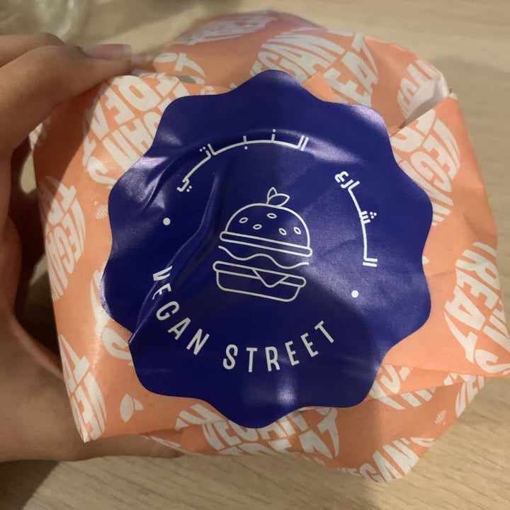 review photo of Vegan Street الشارع النباتي Crispy Chick’n Burger shared by @zaytona on 25 Jan 2022 - review