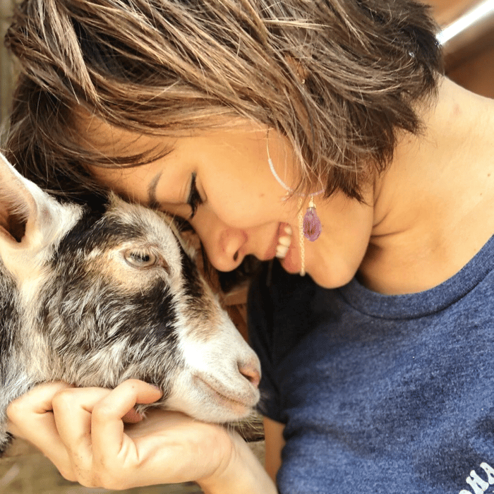 Hannah Mizuno and Anna sharing cuddles