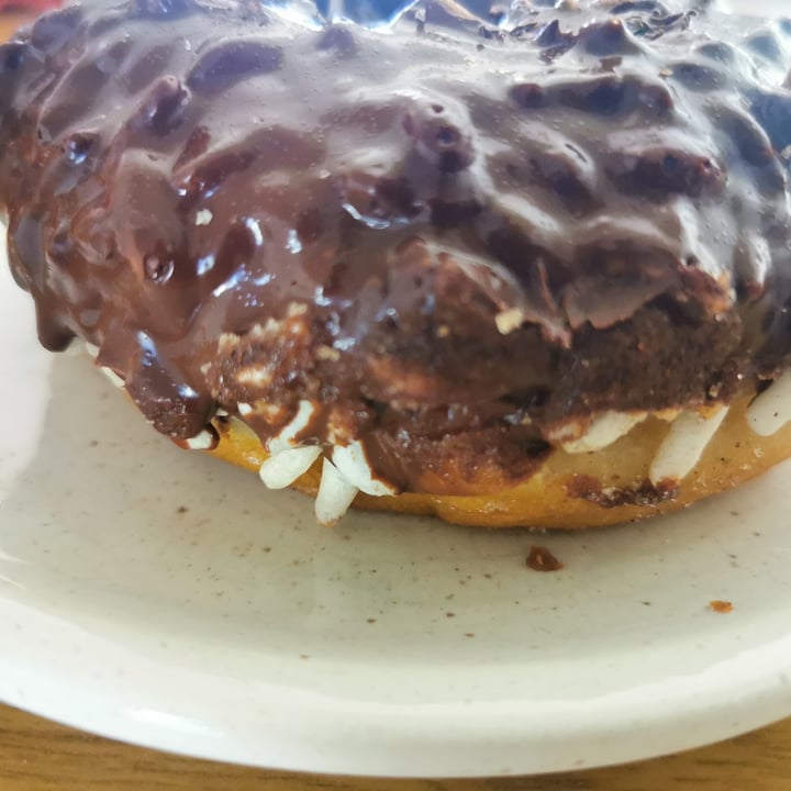 review photo of Grumpy & Runt | Little Deli & Donuts Choc Puffed Rice Crunch shared by @veganpower001 on 30 Jun 2022 - review