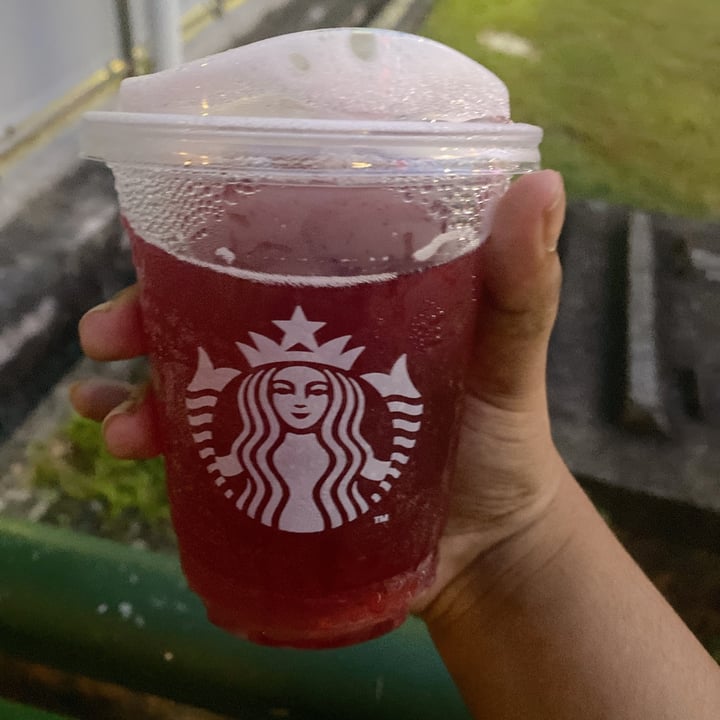 photo of Starbucks Iced Shaken Hibiscus Tea Lemonade shared by @carboholic on  16 Dec 2021 - review