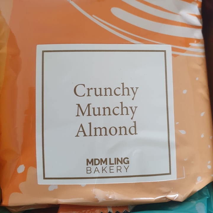 photo of Mdm Ling Bakery Almond Cookies shared by @mushroomtarian on  30 Jan 2022 - review