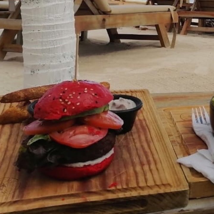 review photo of MALECóN 21 | Beach Club & Restaurant Hamburguesa Veggie shared by @ingri on 23 Apr 2021 - review