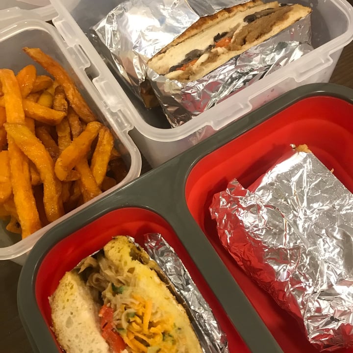 review photo of Everyday Vegan Cafe Sweet Potato Fries with Plum Sauce shared by @qianyu on 16 Nov 2021 - review
