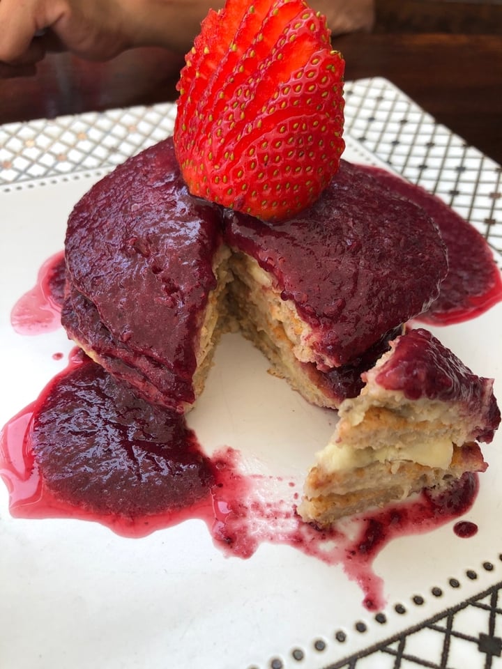 review photo of The Pitted Date Vegan Restaurant, Bakery and Café Vegan Hotcakes Frutos Rojos shared by @bedollx on 27 Jan 2020 - review