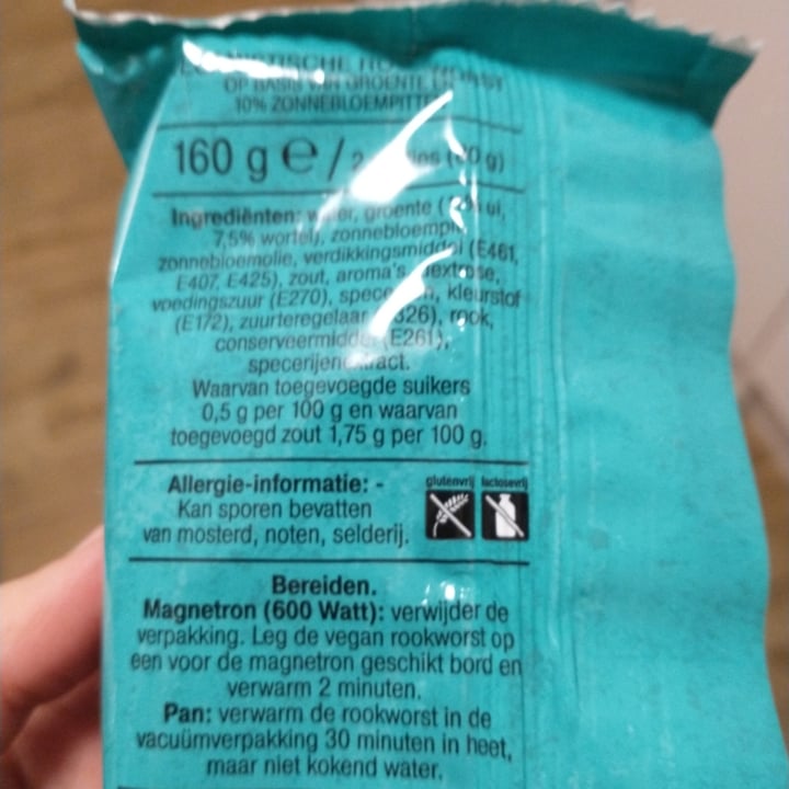 photo of Albert Heijn AH Vegan rookworst shared by @kamerplant on  13 Dec 2022 - review