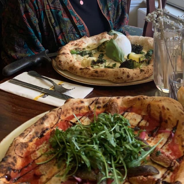菜肴“Fig And Balsamico Pizza”的照片