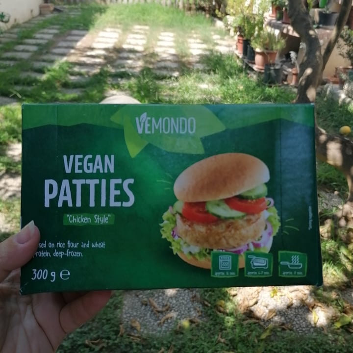 photo of Vemondo Vegan Patties Chicken Style shared by @susannatortorelli on  26 Sep 2021 - review