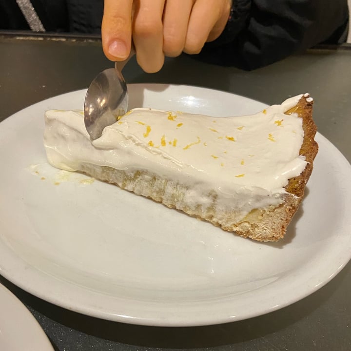 photo of Loving Hut Lemon Pie shared by @inespressable on  19 Aug 2022 - review